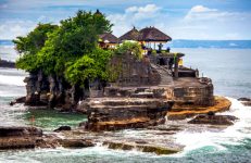 Balinesische Kultur und Strandurlaub